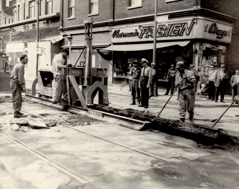 Démantèlement des rails, rue Wellington